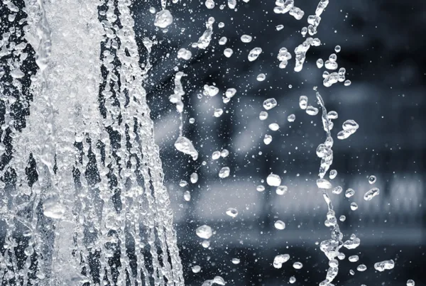 Billede af vand der falder
